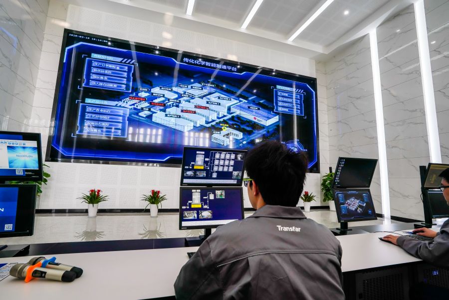 1607309711309210WyuT.jpg ↑传化大江东生产基地数据控制中心(摄于2020年4月1日)(1).jpg