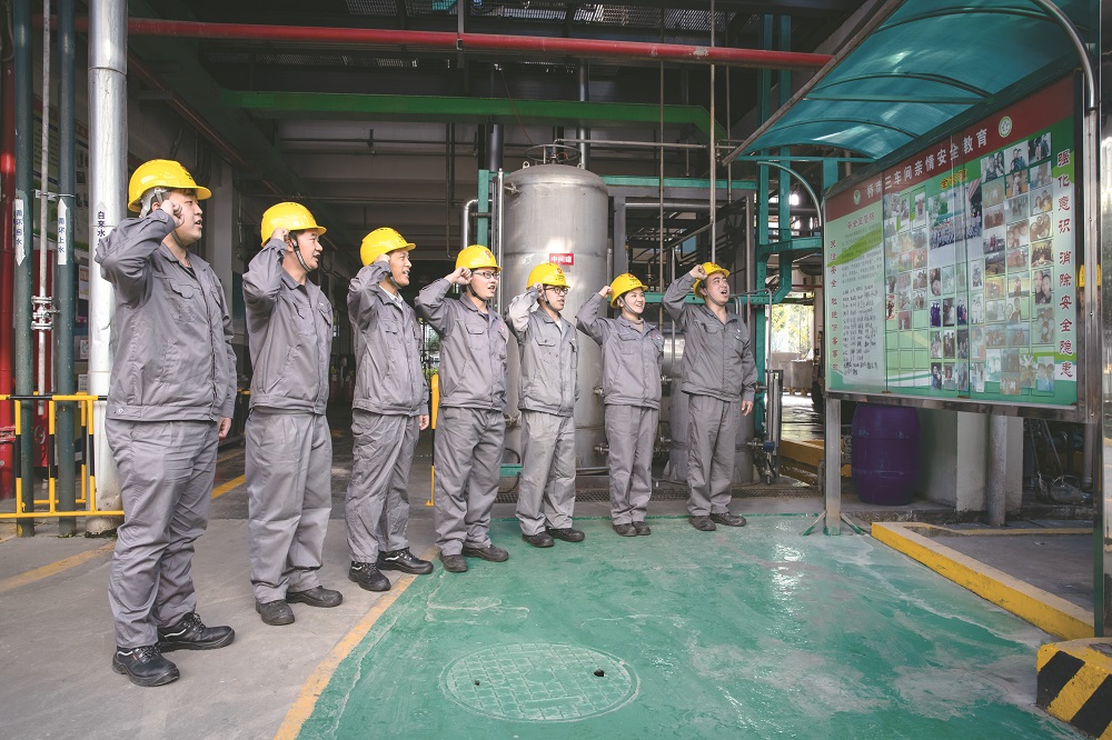 1644466003160624ZQ8g.jpg 开展劳动竞赛.jpg